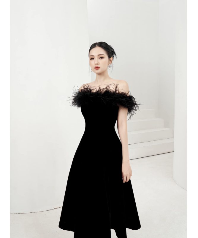 Váy nhung đen trễ vai PÁRAMO