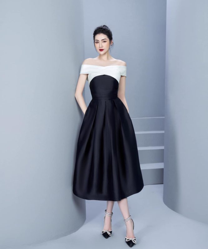 Váy trễ vai đen PÁRAMO