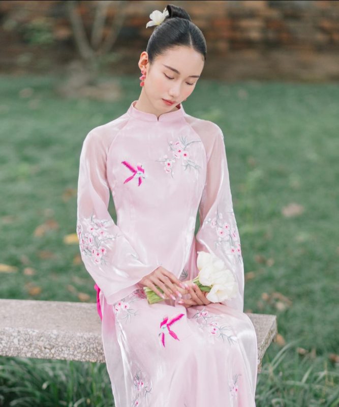 Áo dài Hồng Cẩm XÉO XỌ