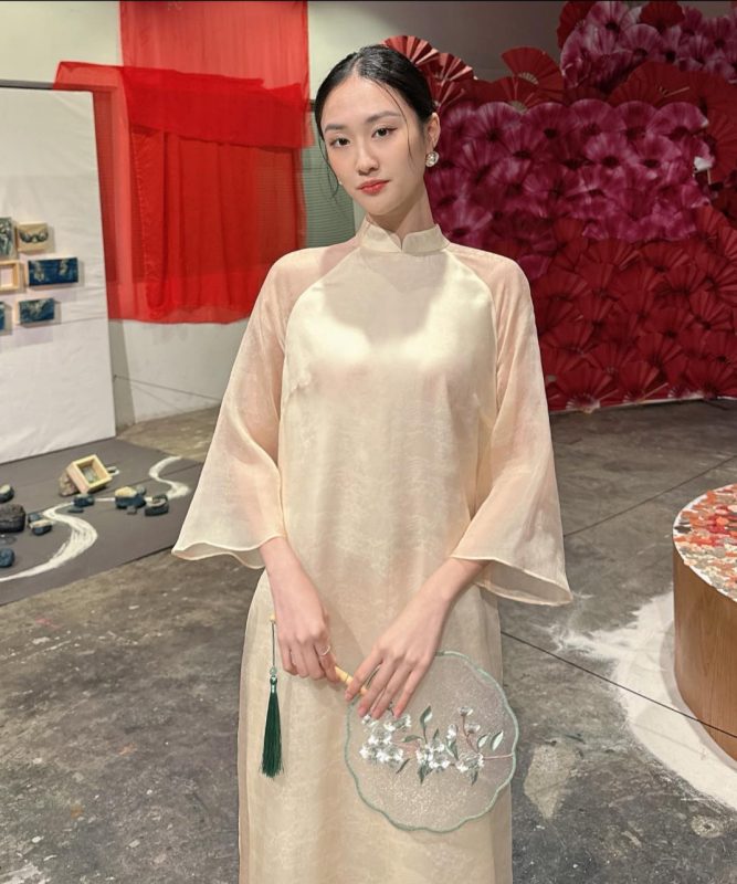 Áo dài Hồ Dĩnh XÉO XỌ